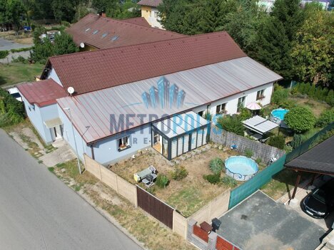 Útulný rodinný dům s obrovským potenciálem v obci Čachovice