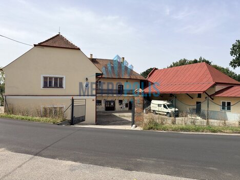 Prostorný a světlý byt 2+1 (86 m²) s vlastním parkováním – Bystřice, ul. U Splavu