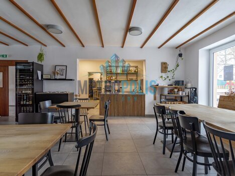 Zavedená restaurace Zlonínský Dvůr