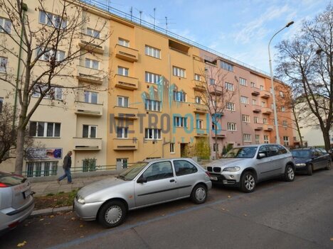 Stylový byt 1+1 (45 m²) s chytrou domácností a parkem za rohem
