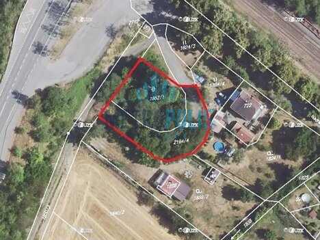 Prodej pozemku 1 424 m² – Nové Strašecí (západní okraj města)