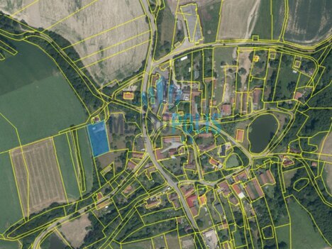 Prodej slunného stavebního pozemku 1 949 m² – Milovanice, obec Postupice