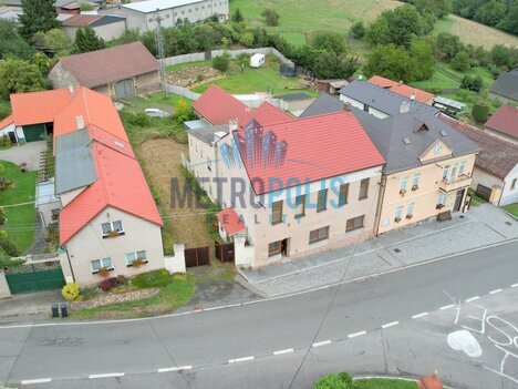 Prodej vícegeneračního domu, 280 m² užitné plochy, pozemek 681 m² – Osek 22, Berounsko