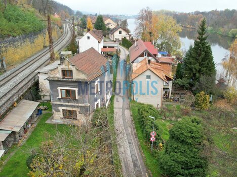 Prodej rodinného domu k rekonstrukci – Dvořákova stezka 53