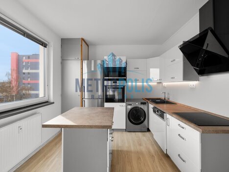 Moderní rodinné bydlení 4+1 s balkonem a výhledem do zeleně – Slaný