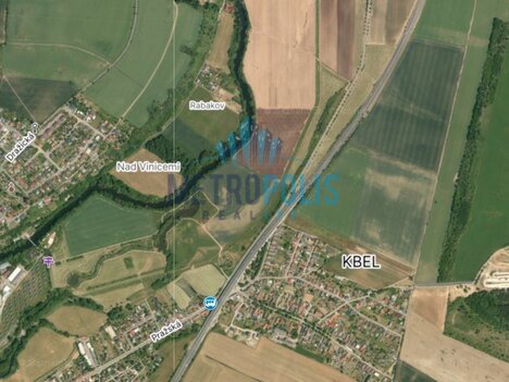 Pozemek 4 661 m² u dálnice D10 – Benátky nad Jizerou (část Kbel)