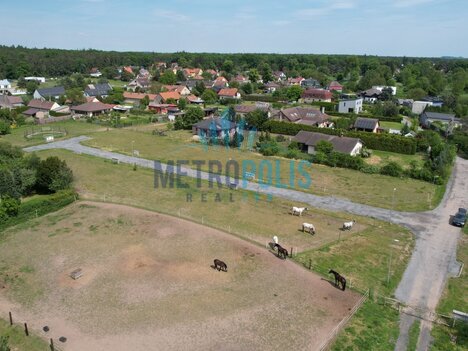 Stavební pozemek v klidné části obce Nový Vestec – ideální místo pro váš nový domov